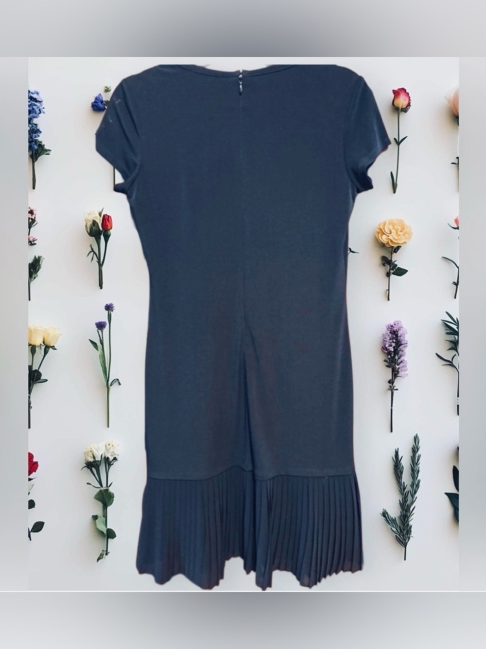 Calvin Klein Black Pleated Dress size 4 - Picture 4 of 9